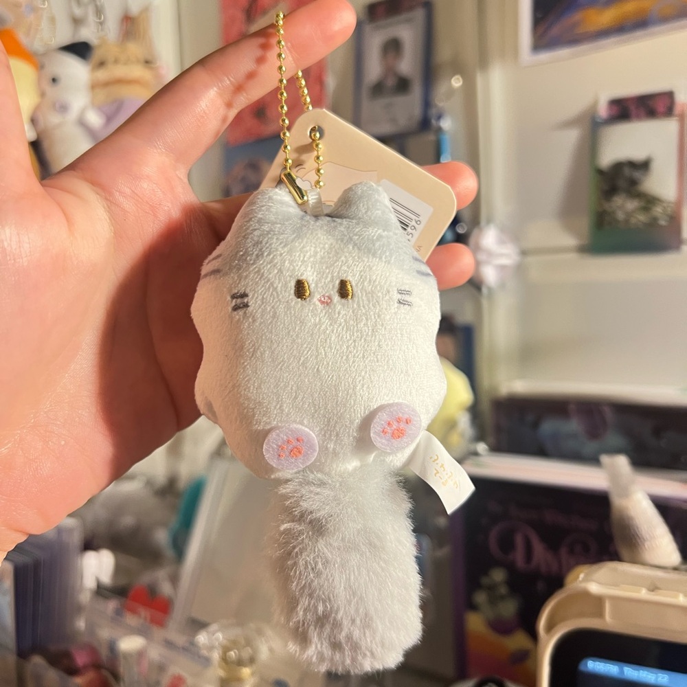 Gray Plush Cat Keychain yell